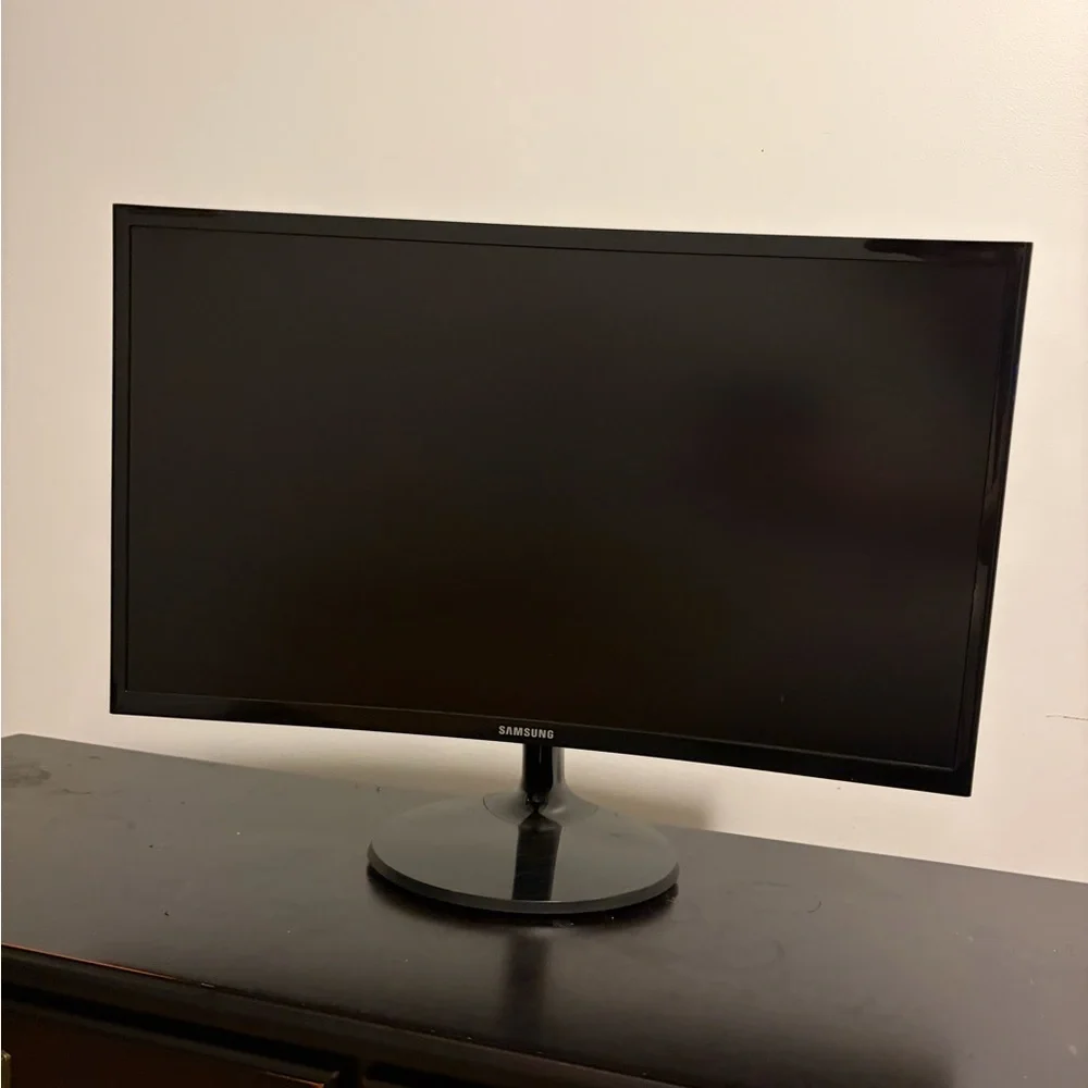 Samsung Curved Black Monitor 24in